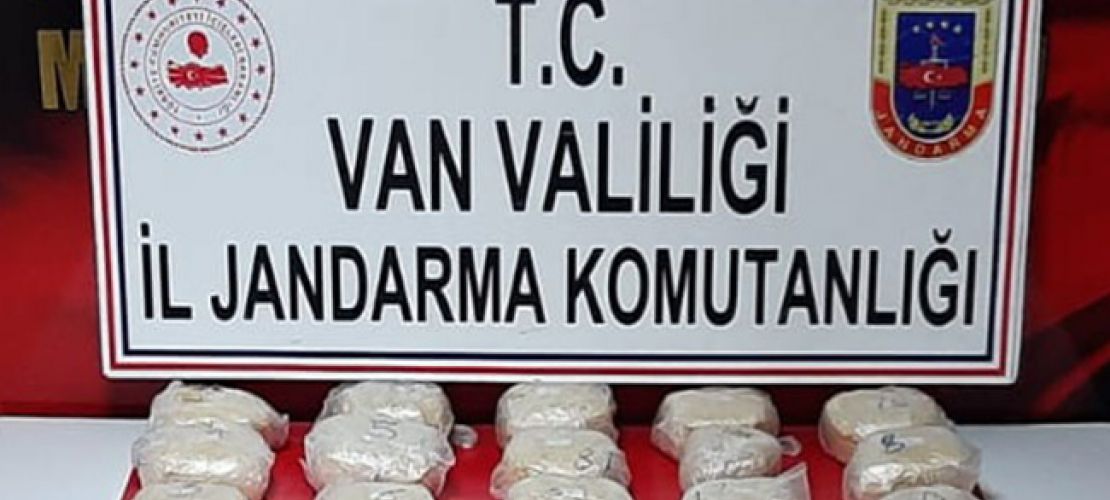 Van'da Toprağa gömülü 37 kilo uyuşturucu ele geçirildi