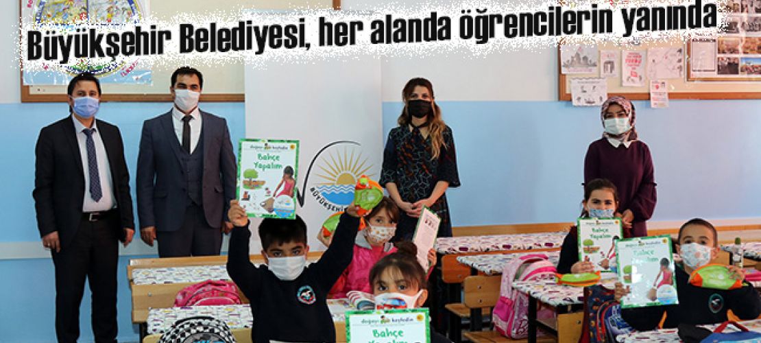 Büyükşehir Belediyesi, her alanda öğrencilerin yanında