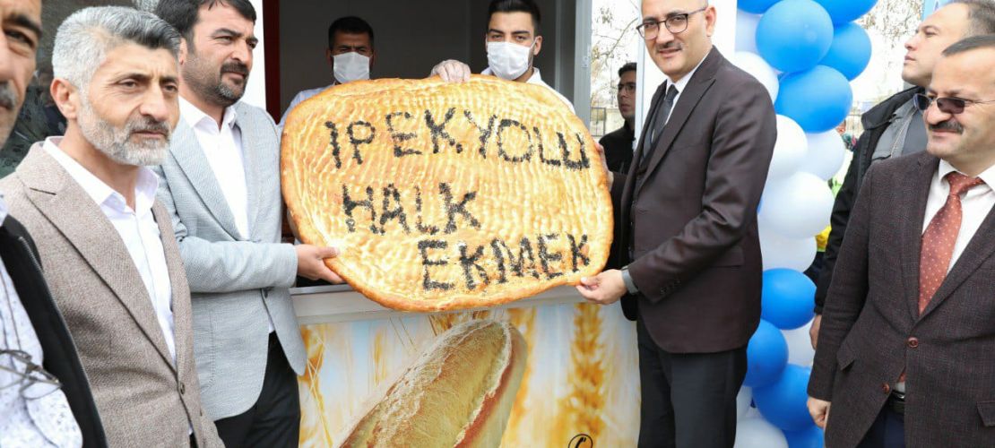 İPEKYOLU’NDA HALK EKMEK SATIŞLARI BAŞLADI