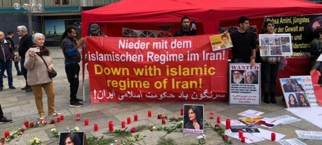 İranlı kadınlar Köln’de eylem yaptı