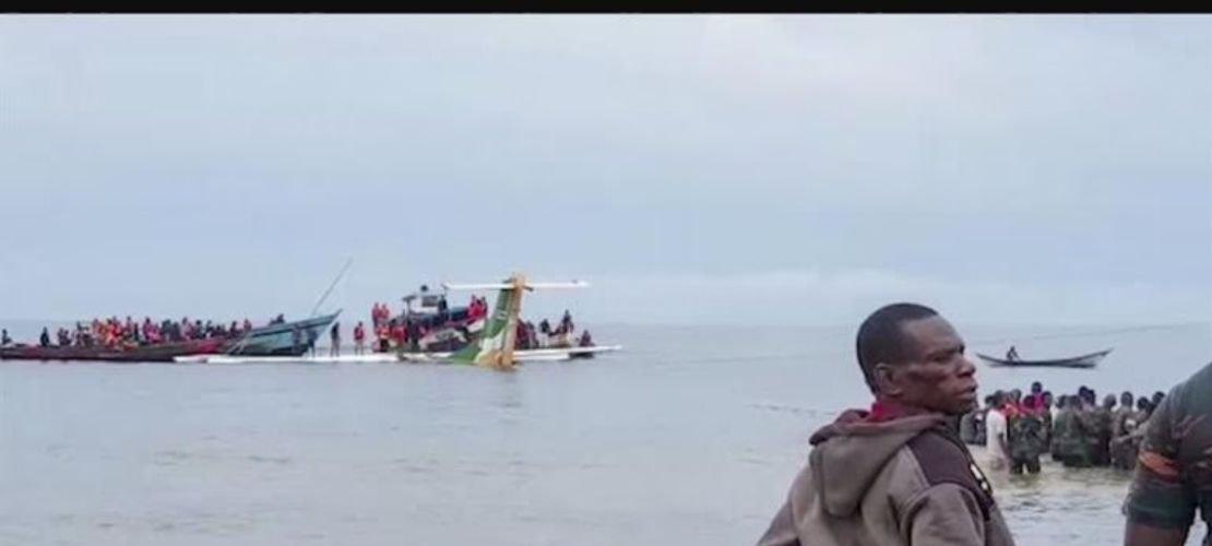 Son dakika:Yolcu uçağı göle düştü: 19 ölü!
