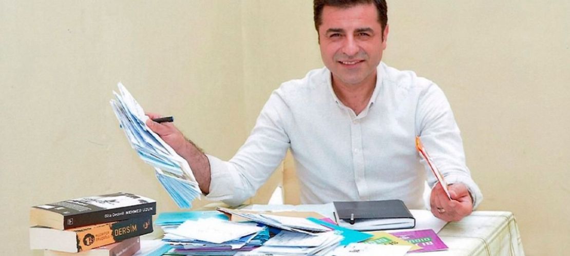 Demirtaş'ın Diyarbakır'a götürülmesine dair yeni detayları ortaya çıktı: Kelepçesiz götürüldü