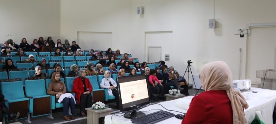 Van'da kadınlara Hijyen, Üreme Sağlığı semineri