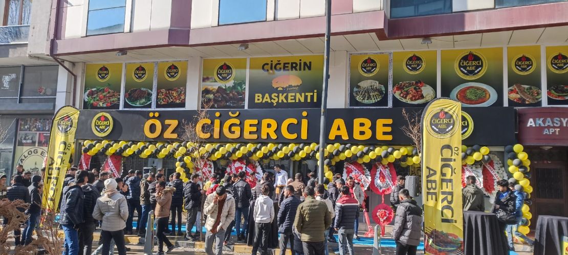 Van'da Öz Ciğerci Abe Açılışı Fenomenlerle Gerçekleşti