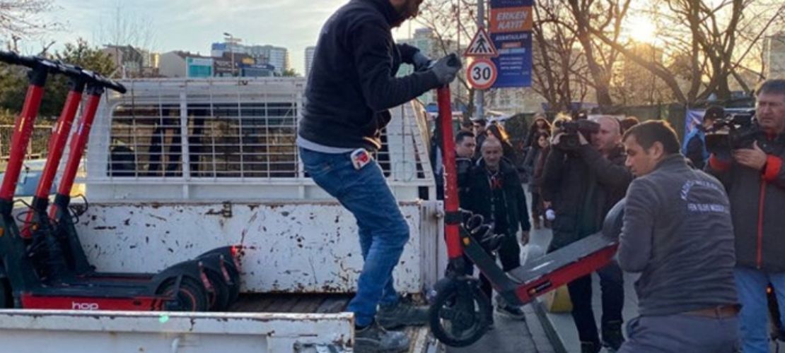 Yayalara sorun çıkaran scooterlar Belediye ekipleri tarafından toplatıldı