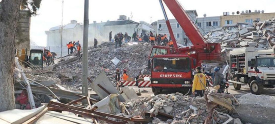 Depremde yıkılan İsias Otelin sahibi ile birlikte 3 kişi tutuklandı