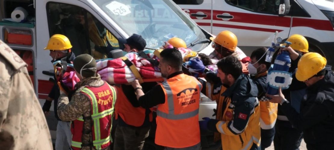 Antakya'da depremin 296. saatinde 3 kişi sağ çıkarıldı