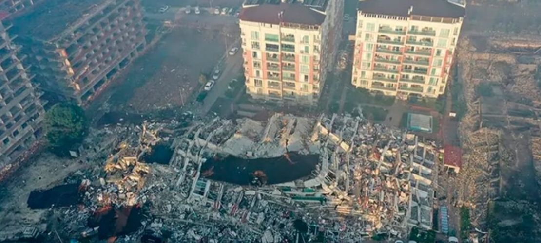 Hatay beşik gibi sallandı çadırdakiler darma duman oldular