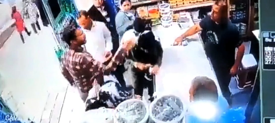 İran’da gericiler başı açık kadına yoğurtla saldırdı