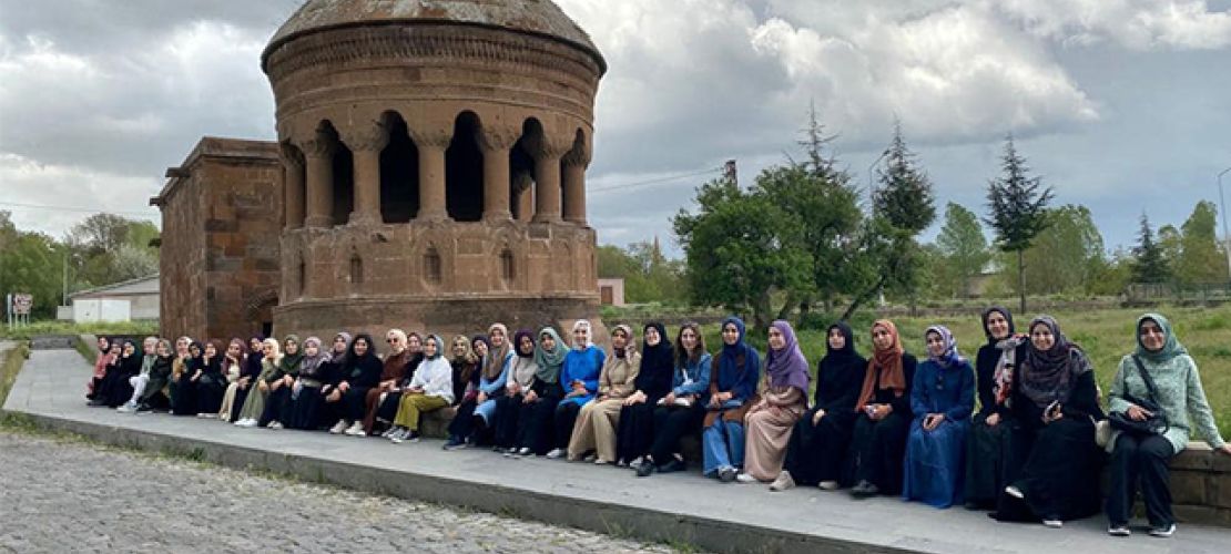 Van'lı Öğrencilerden Bitlis ve Ahlata gezi programı