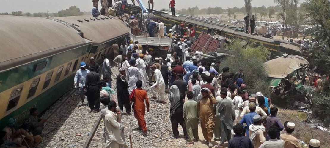 Tren kazası: 22 ölü, 50 yaralı