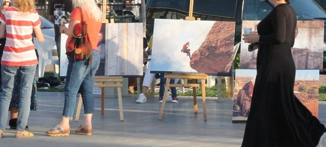 Edremit'te düzenlenen “Diyarbakır  Van" fotoğraf sergisine yoğun ilgi