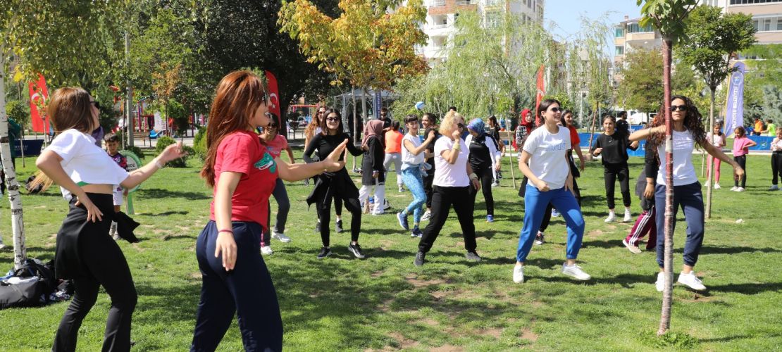 İpekyolu Belediyesi, Avrupa Hareketlilik Haftası'nda Vatandaşları Sporla Buluşturdu