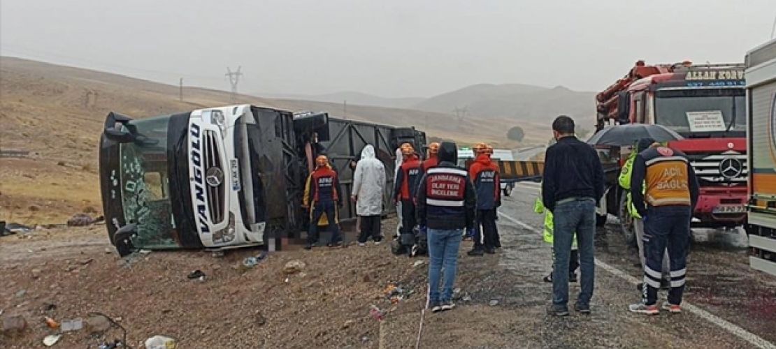 Kazada 8 Kişi Hayatını Kaybetti, Şoför Tutuklandı