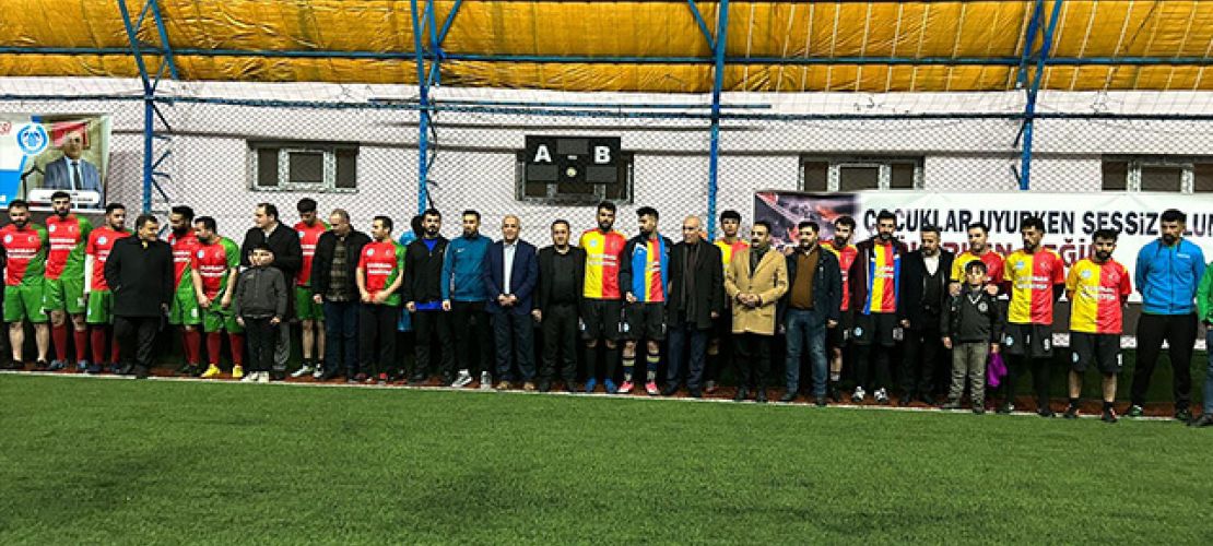 Van'ın Çaldıran ilçesinde belediye tarafından düzenlenen futbol turnuvası sona erdi