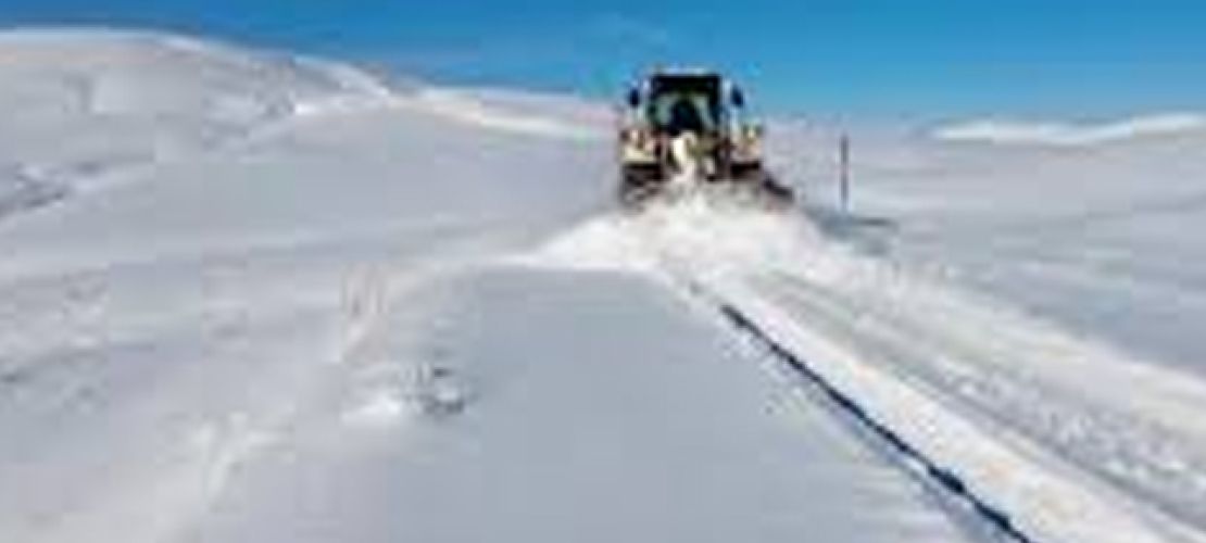 Van'da karla mücadele sürüyor: 124 yerleşim yeri kapalı