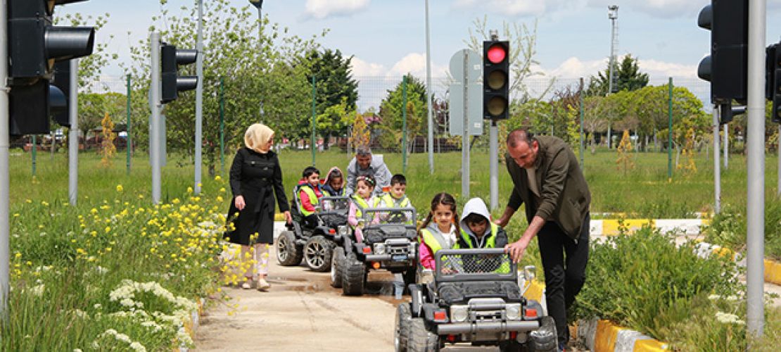 Büyükşehir Belediyesinden Çocuklara Trafik Eğitimi