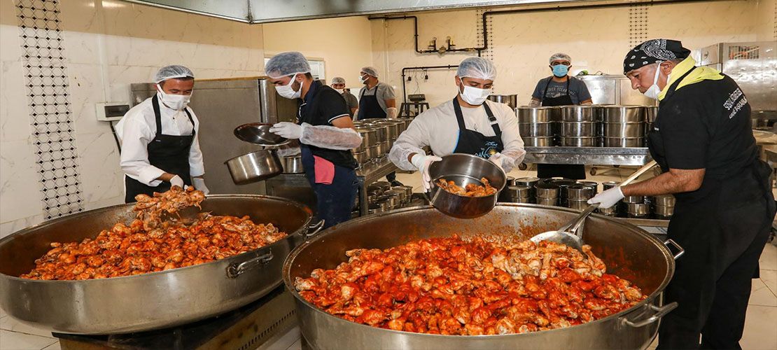 Van'da Günlük 5 Bin Kişiye Ücretsiz Yemek Hizmeti