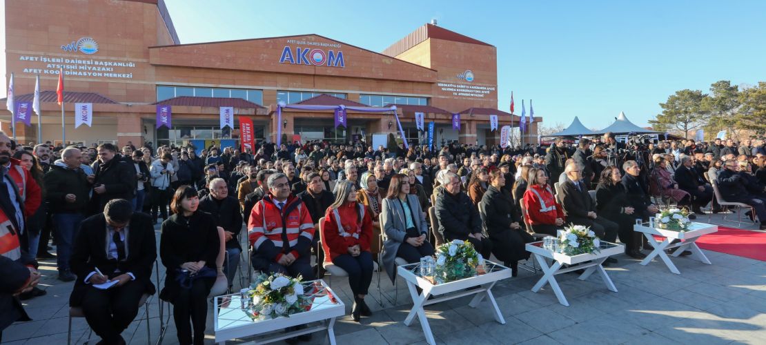 Akom binası görkemli bir törenle hizmete açıldı