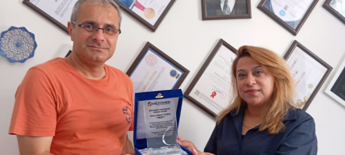 Yazar Selçuk Yılmaz'a Yılın Yazar Ödülü