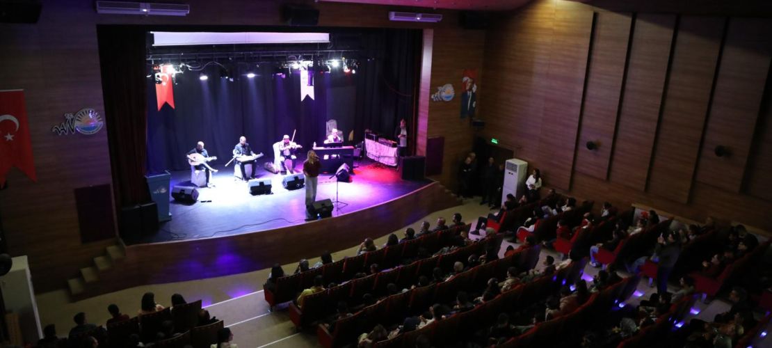 VAN’DA ÖZEL GEREKSİNİMLİ ÇOCUKLAR GÖNÜLLERİNCE EĞLENDİ