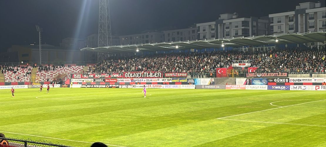 Gülen taraf 3 – 2’lik skorla Van Spor FK oldu