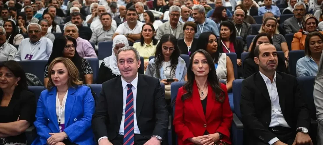 DEM Parti Kongresi’nde Eş Genel Başkanlar Güven Tazeledi