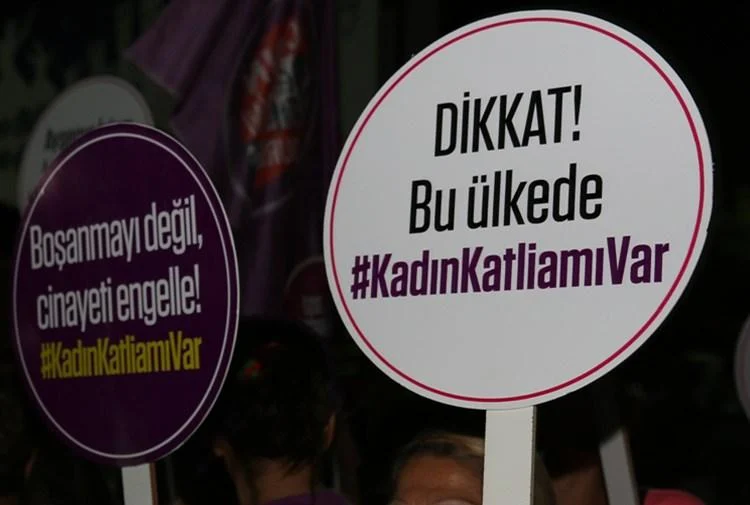 Nisan Ayında Türkiye'de 32 Kadın Cinayete Kurban Gitti