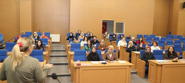 Tuşba Belediyesi'nden Kadın Çalışanlara Sağlık ve Hukuk Semineri