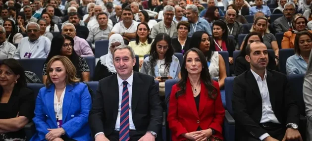 DEM Parti Kongresi’nde Eş Genel Başkanlar Güven Tazeledi